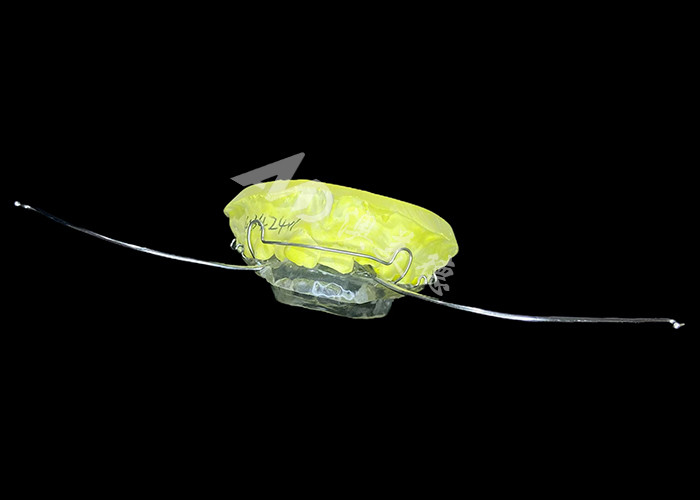Appareil d'orthodontie esthétique activateur modifié Matériau durable pour un alignement efficace de la mâchoire